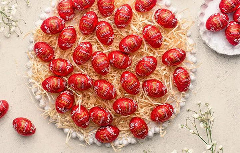 Lindt Lindor Filled Egg - FragFuel